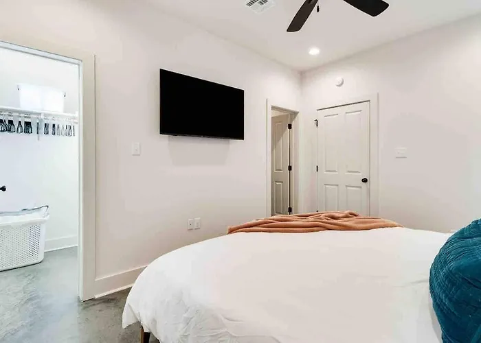 Magnolia House*king Bed*instant Booking*click Now * Lafayette